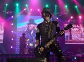 Concerts 2012 0605 paris alphaxl 105 Guns N' Roses